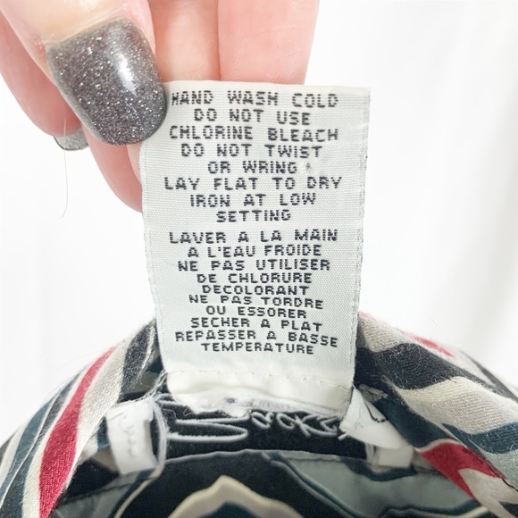 Zacks Black Knit V-Neck Sweater with Chevron Print Collar & Cuffs (S) - Picture 9 of 10